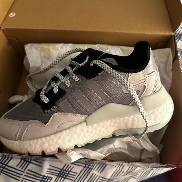ADIDAS Women’s Nite Jogger shoe size 7 - Picture 1 of 6